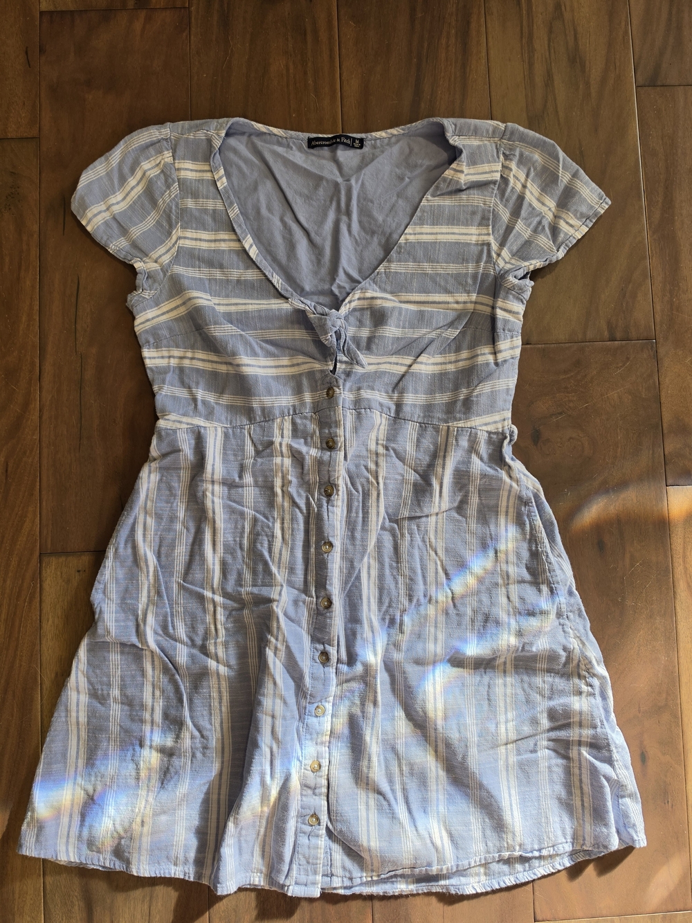 Women’s Abercrombie & Fitch Striped Tie-Front Dress – Size Medium 💙🤍
